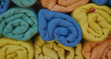 ¿Cuántas capas de tela son necesarias para la absorción eficaz en un pañal de tela?